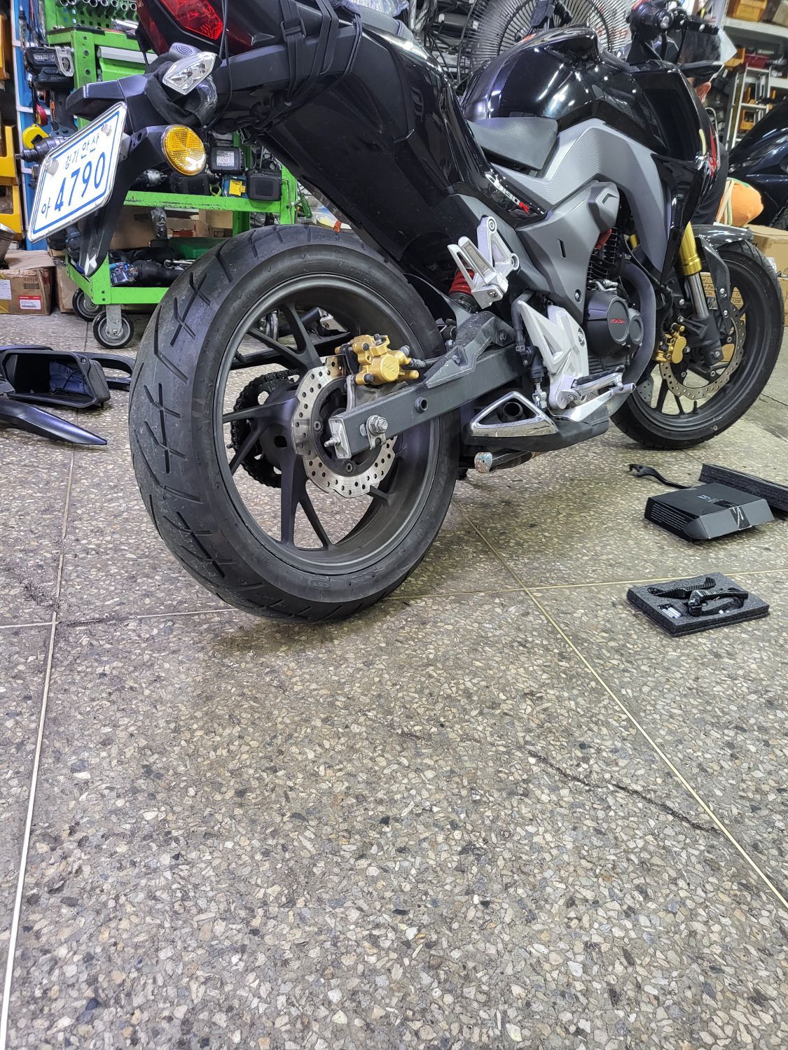 혼다 CB 190 R thumb 2