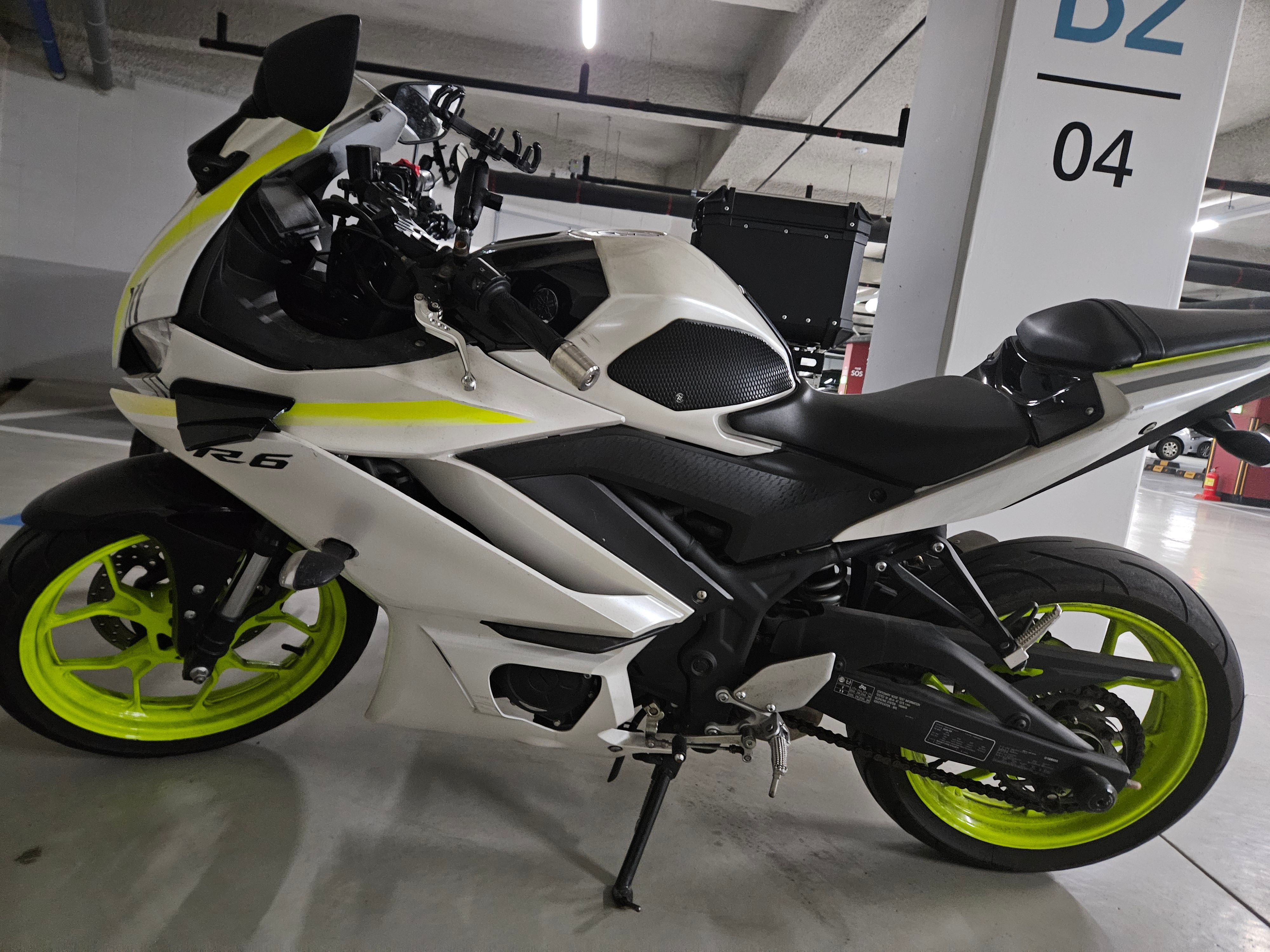 야마하 YZF R3 thumb 2