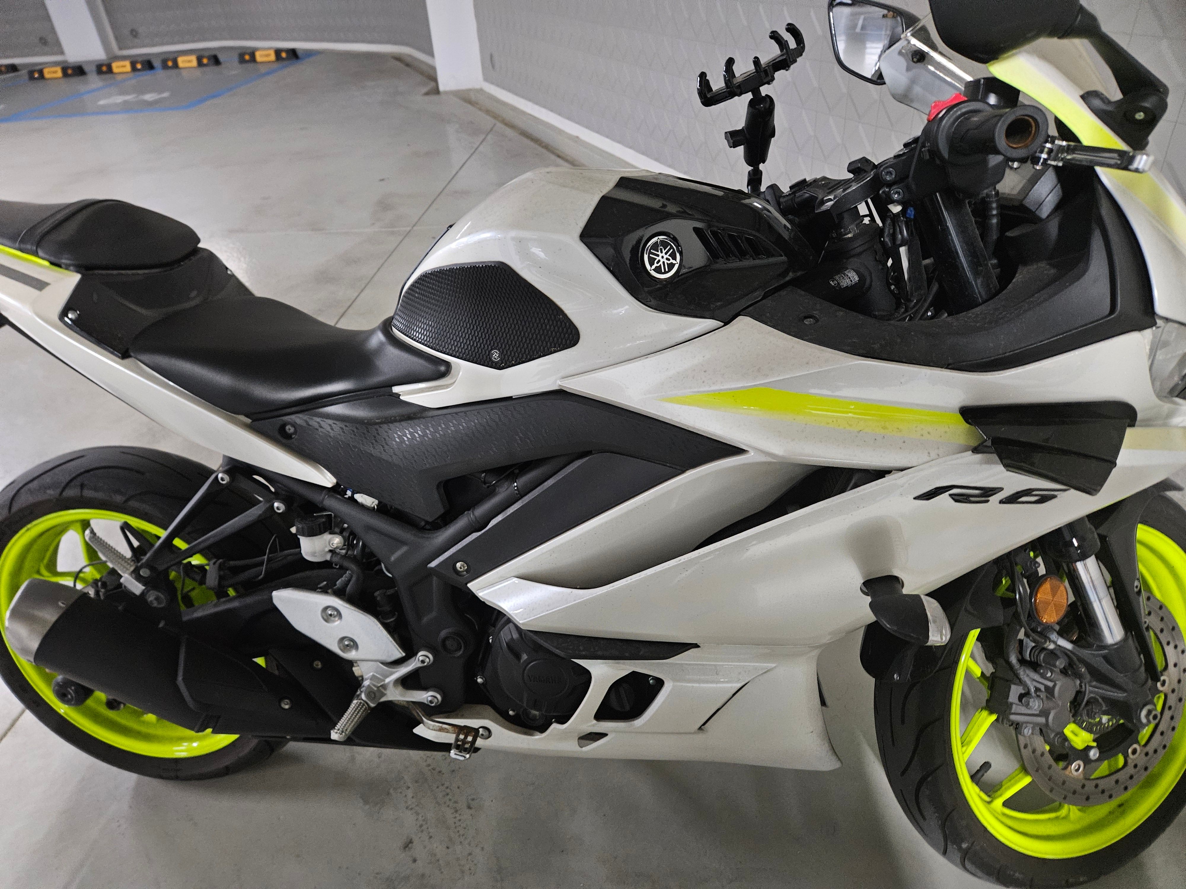 야마하 YZF R3 more