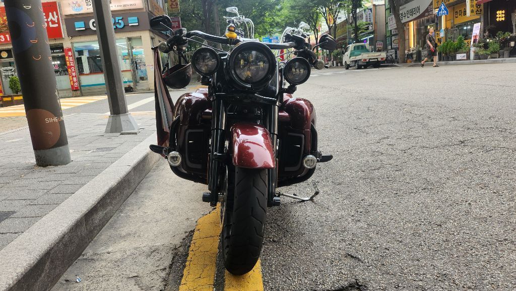 할리데이비슨 로드킹 스페셜 2019 버건디 사진 1