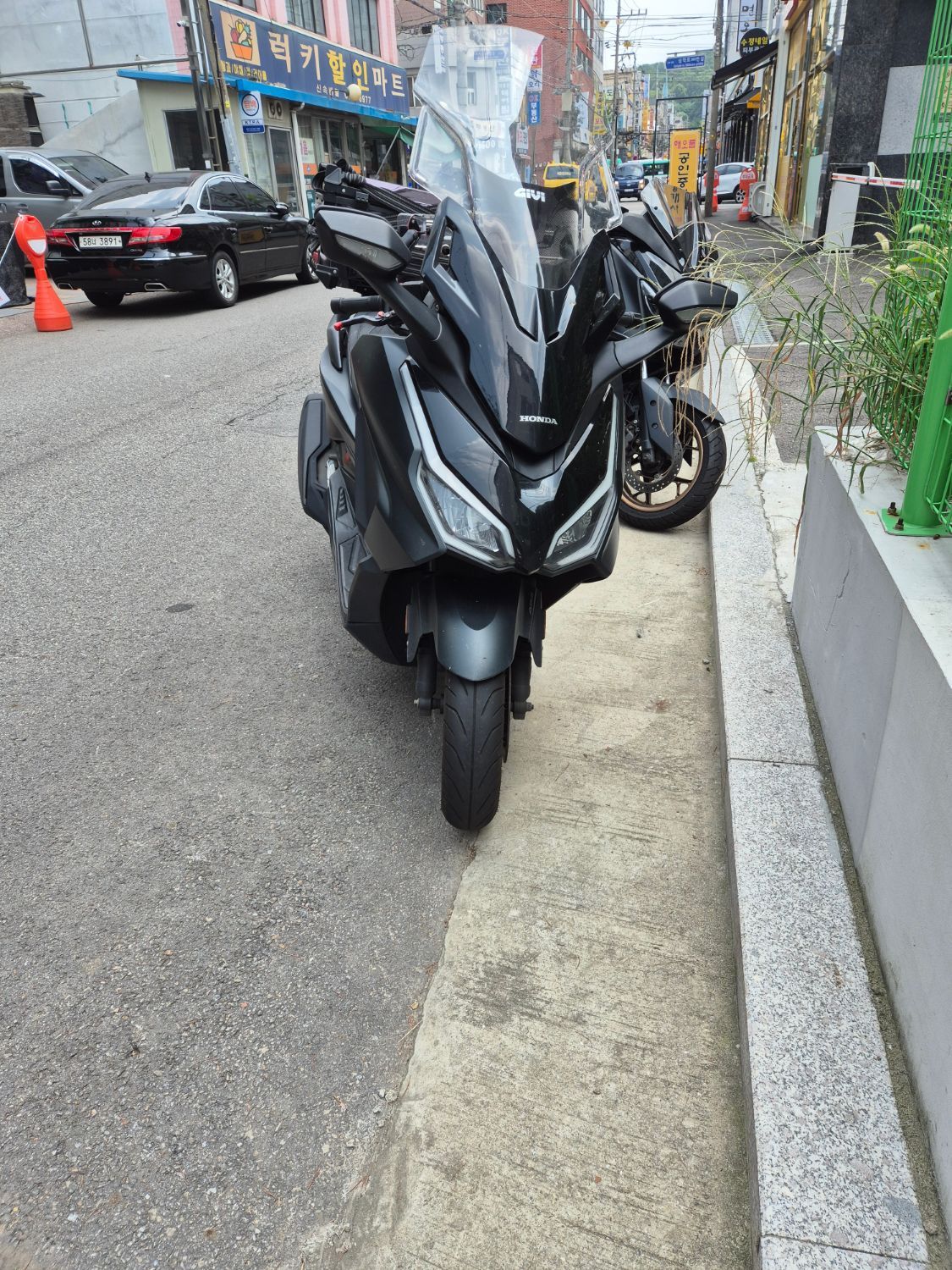 혼다 포르자 350 main