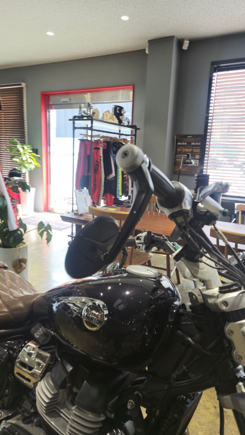 로얄엔필드 슈퍼메테오 650 thumb 2