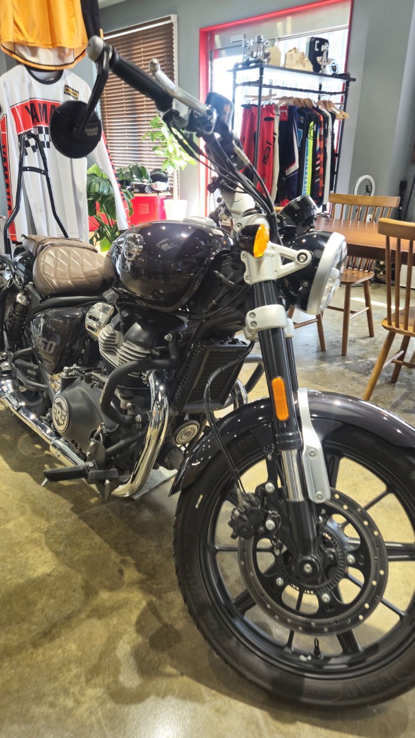 로얄엔필드 슈퍼메테오 650 main