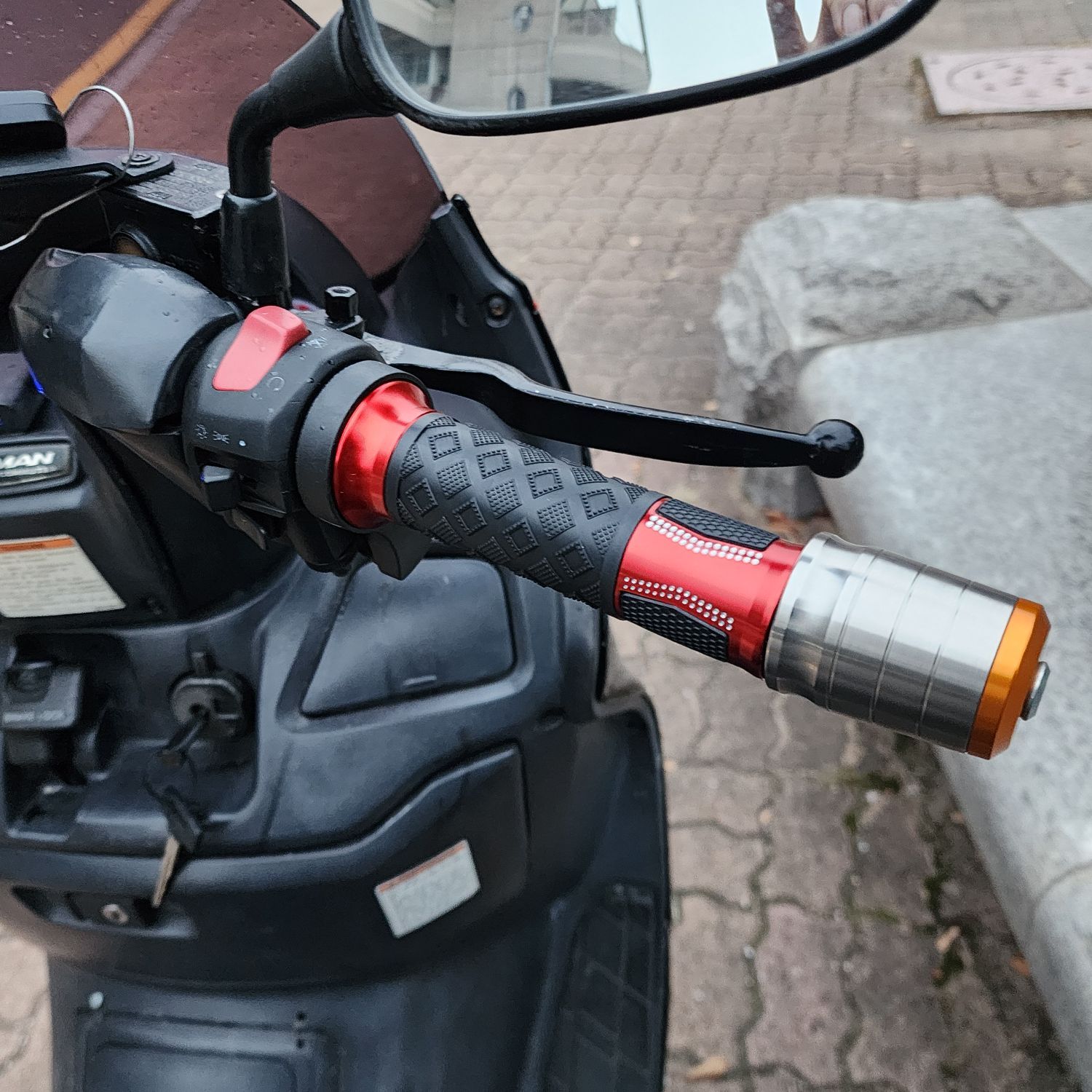 스즈키 버그만 400 more