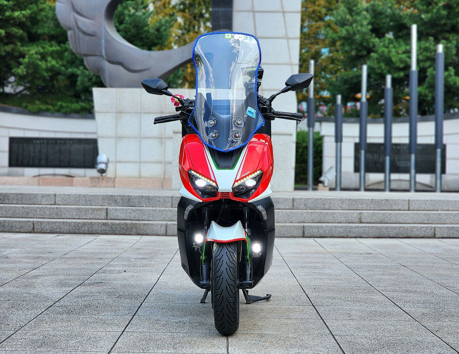 케이앤씨모터스 이지맥스 300 ABS main