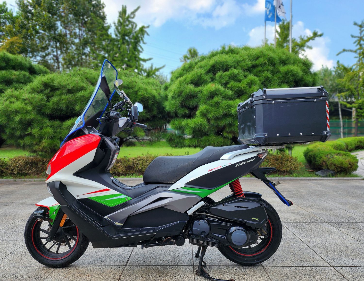 케이앤씨모터스 이지맥스 300 ABS more