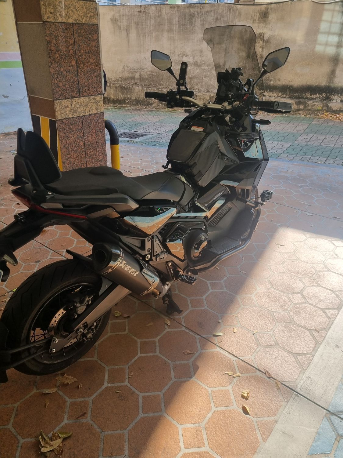 혼다 X ADV thumb 2