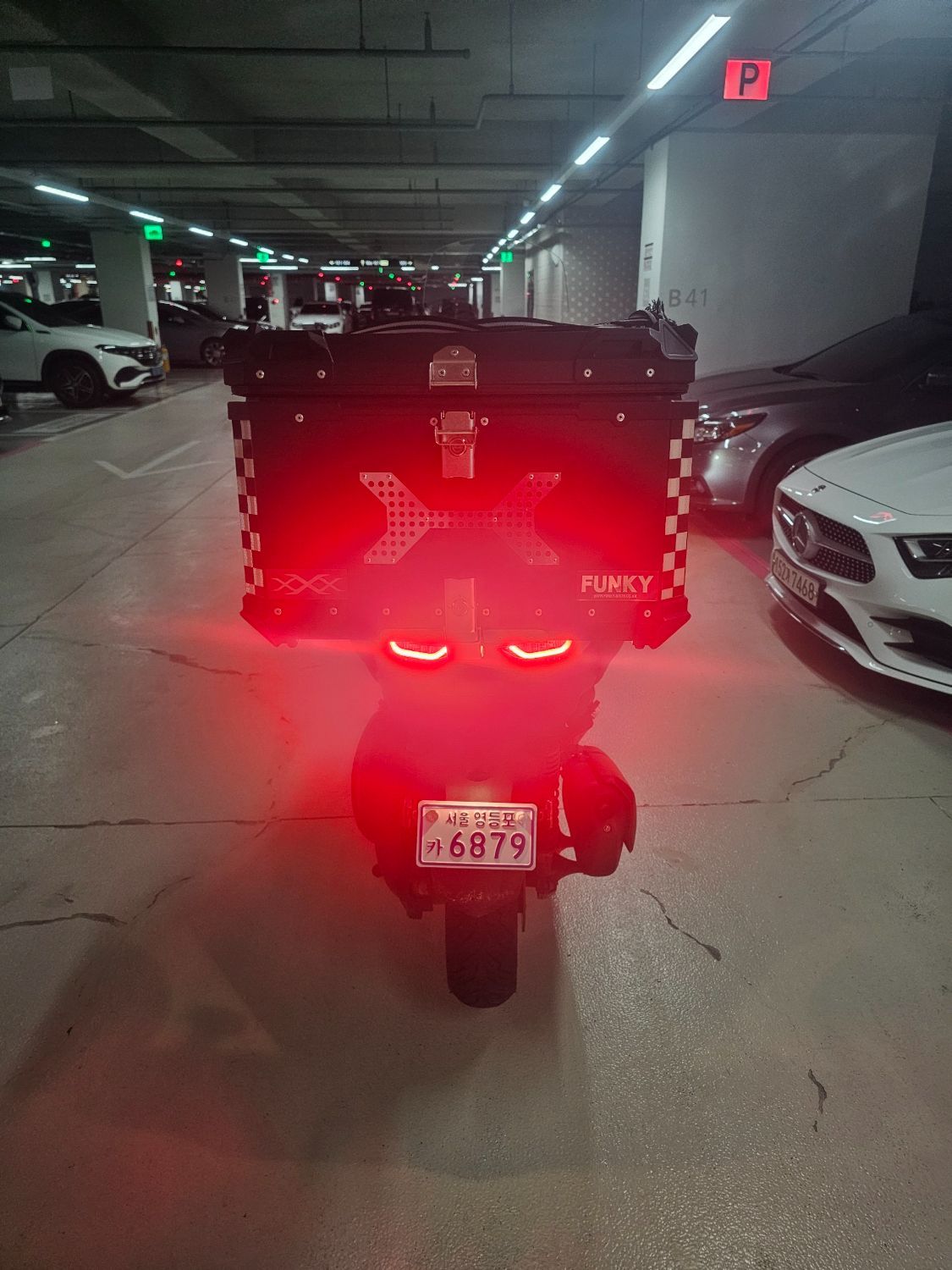 야마하 XMAX 300 ABS thumb 2