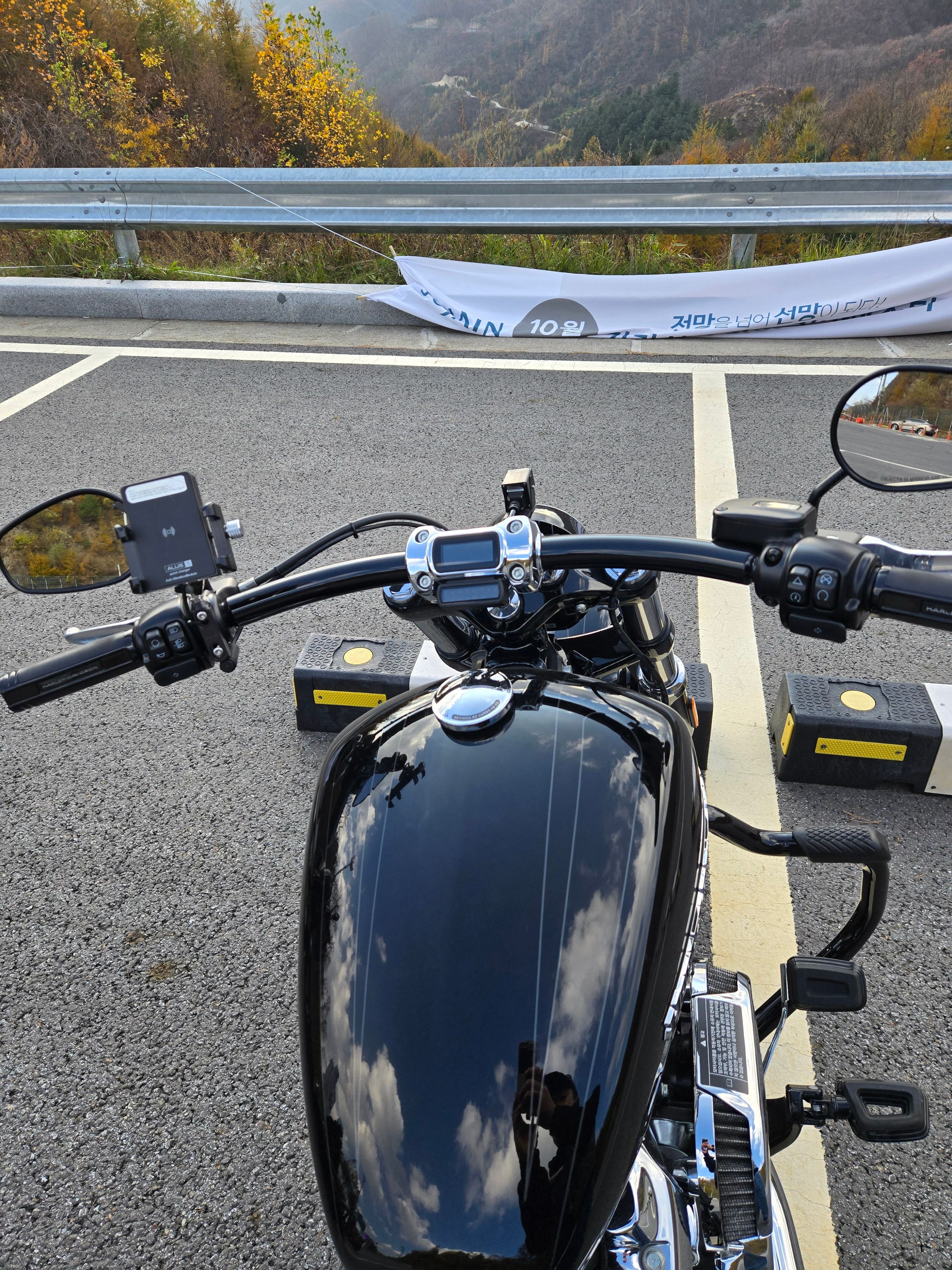 할리데이비슨 브레이크아웃 more