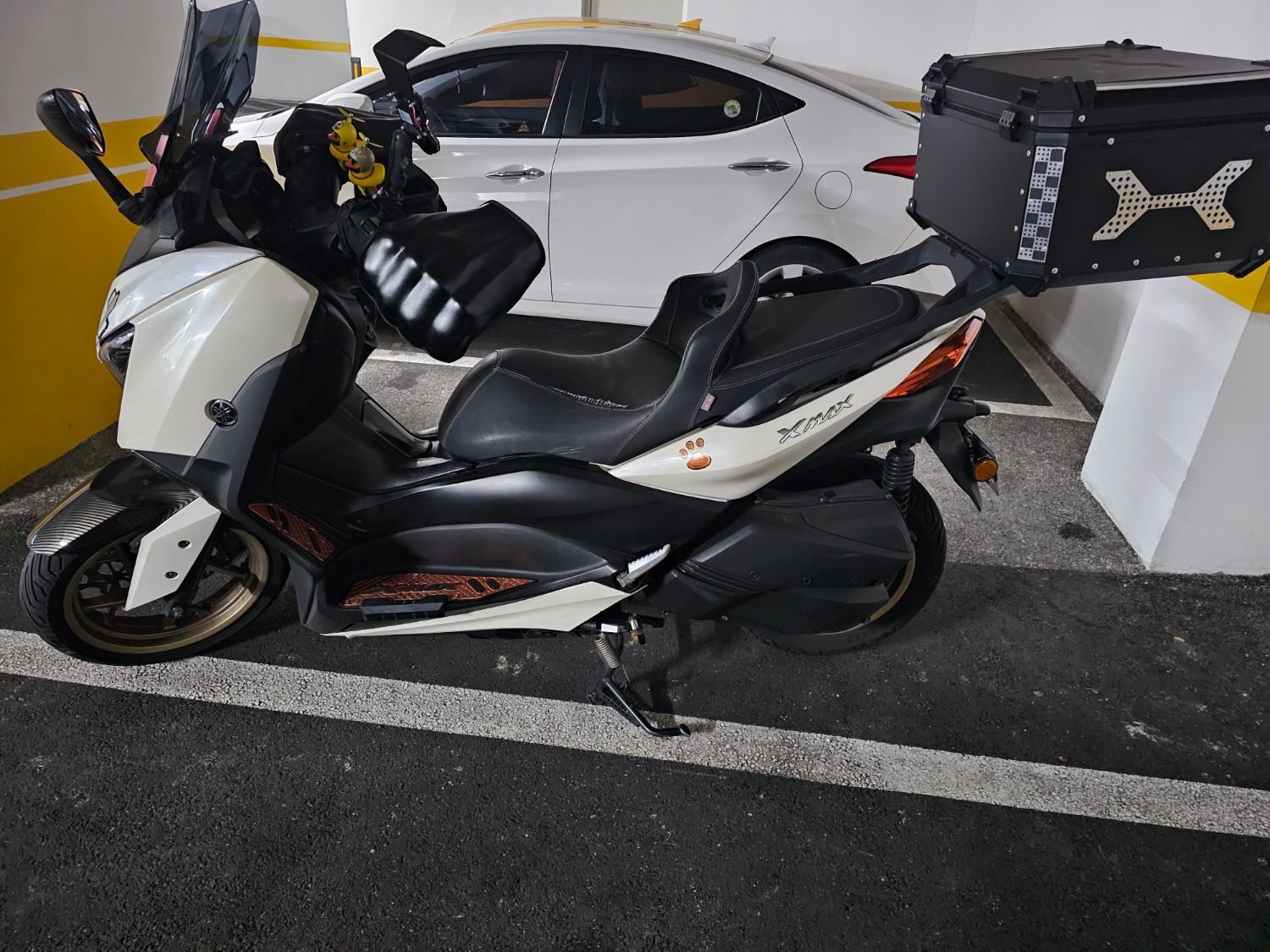 야마하 XMAX 300 ABS more