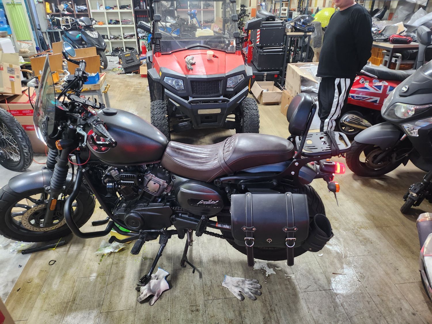 KR모터스 아퀼라 300 S more