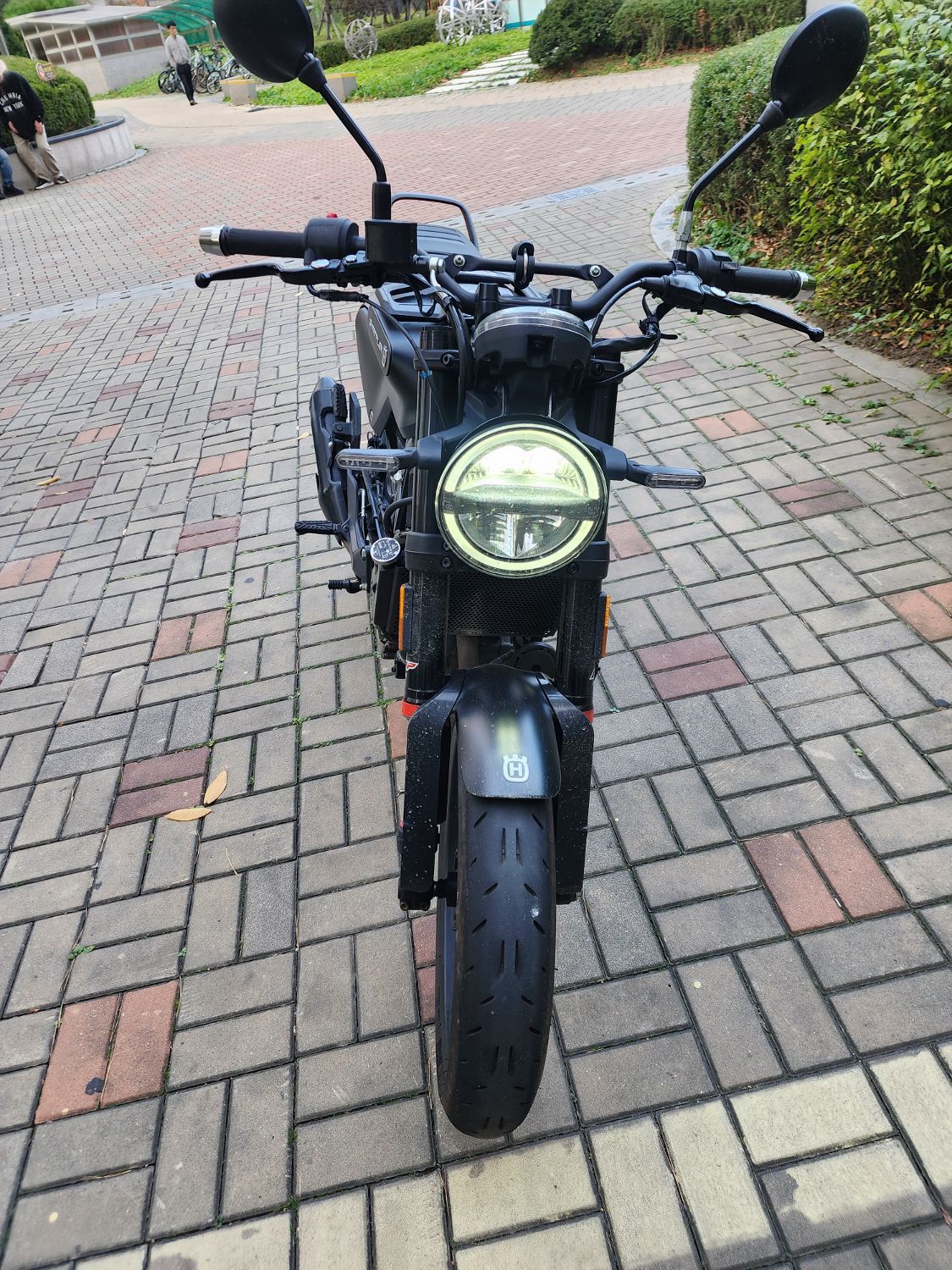 허스크바나 스바르트필렌 125 more