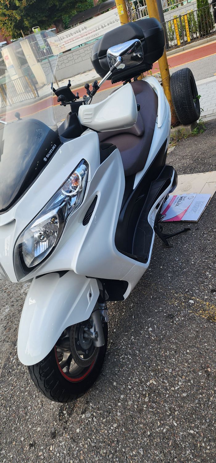 스즈키 버그만 400 ABS more