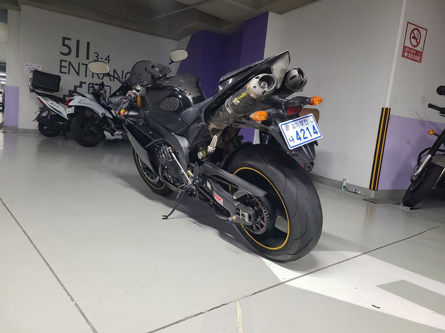 야마하 YZF R1 more