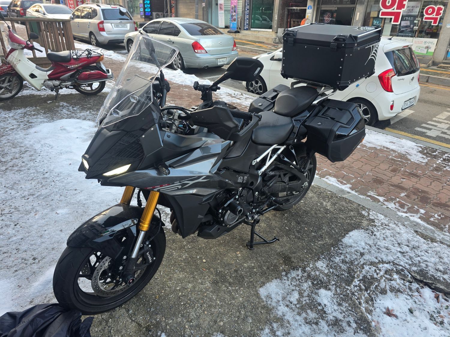스즈키 GSX S 1000 GX more