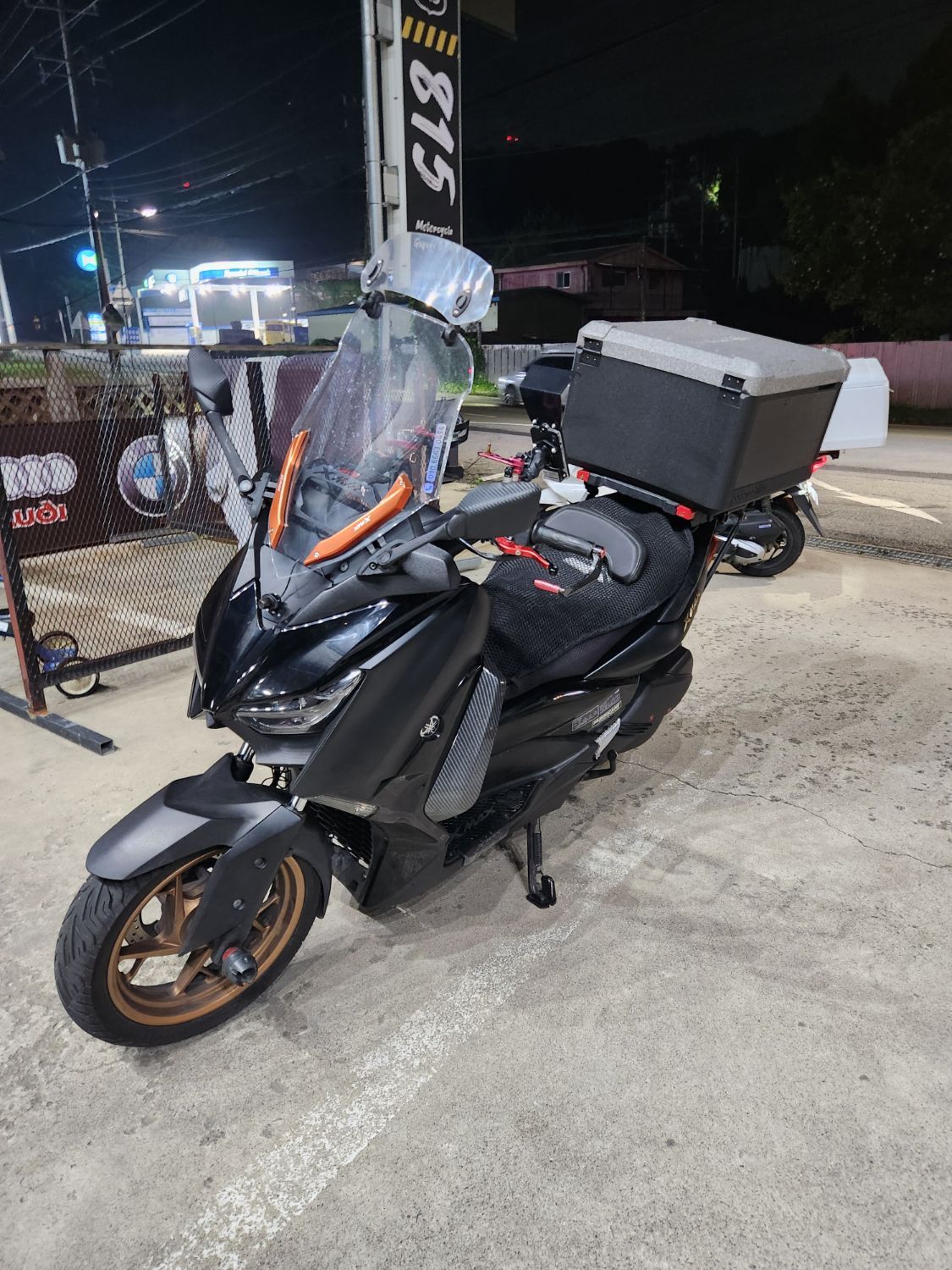 야마하 XMAX 300 ABS thumb 2