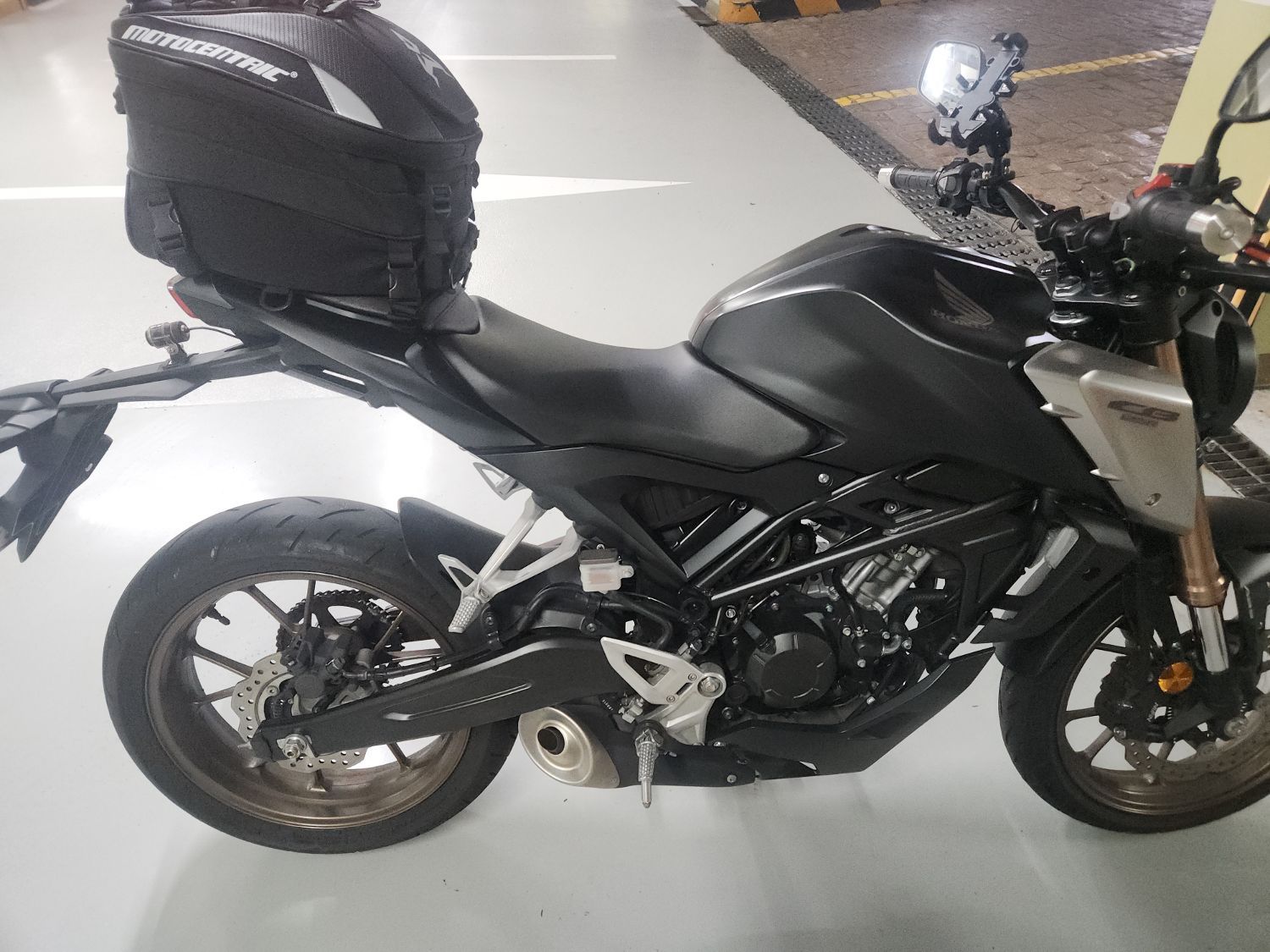 혼다 CB 125 R thumb 2