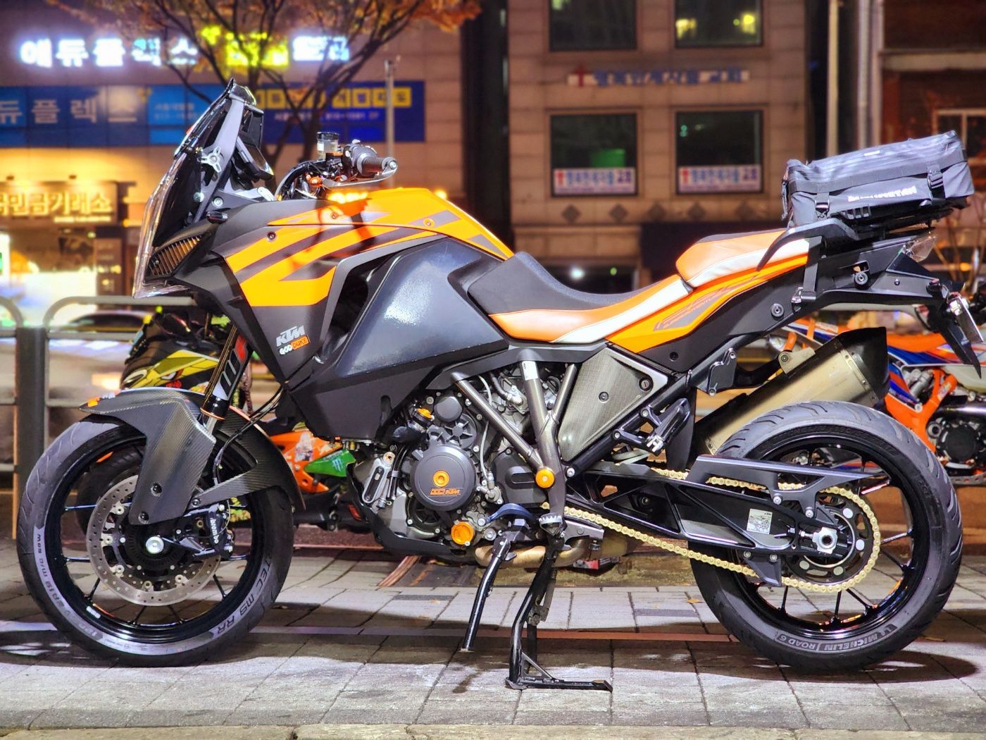 KTM 1290 슈퍼 어드벤처 S 2019 오렌지 사진 1