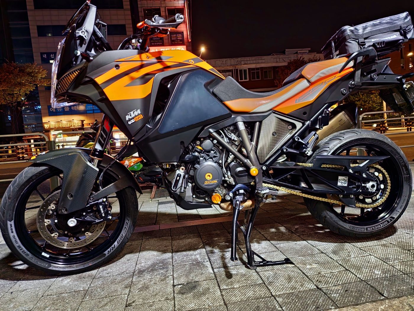 KTM 1290 슈퍼 어드벤처 S 2019 오렌지 사진 2