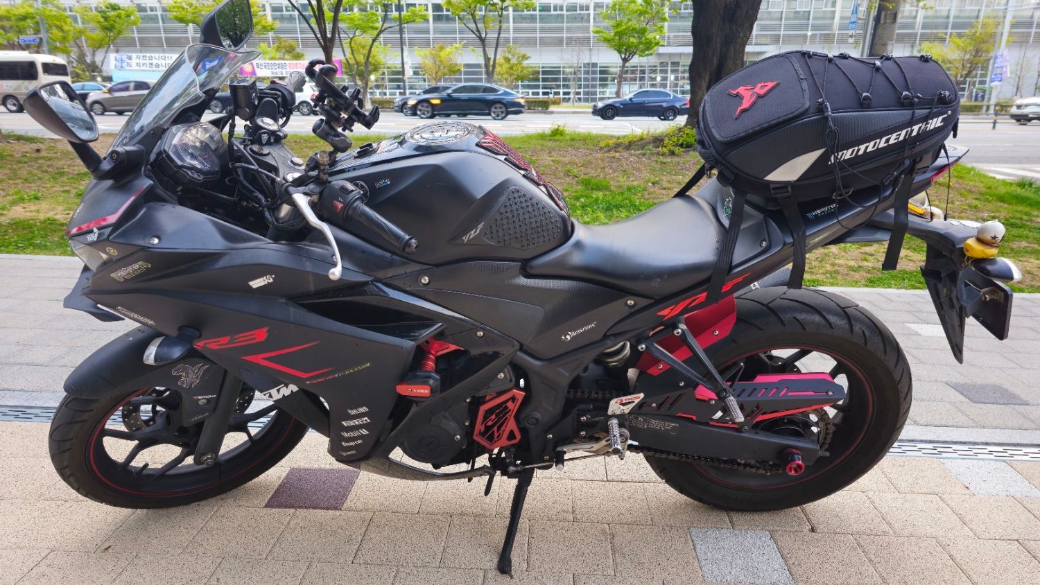 야마하 YZF R3 thumb 2