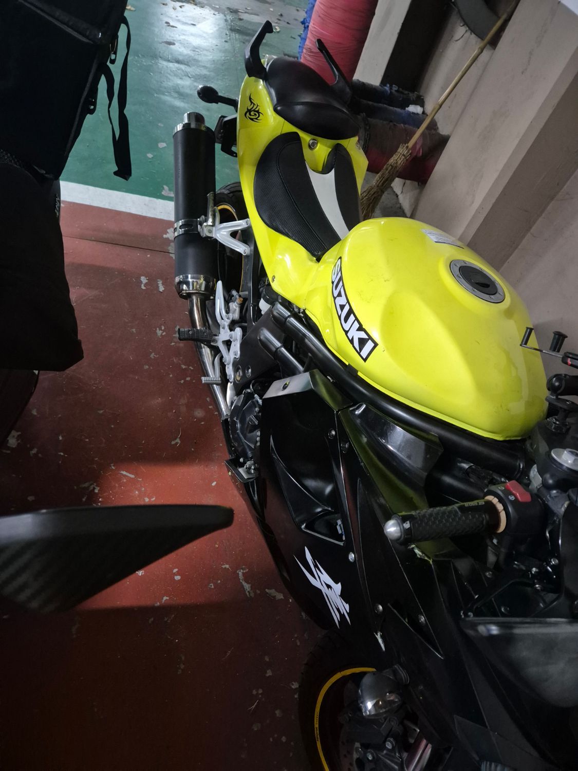 KR모터스 코멧 650 R thumb 2