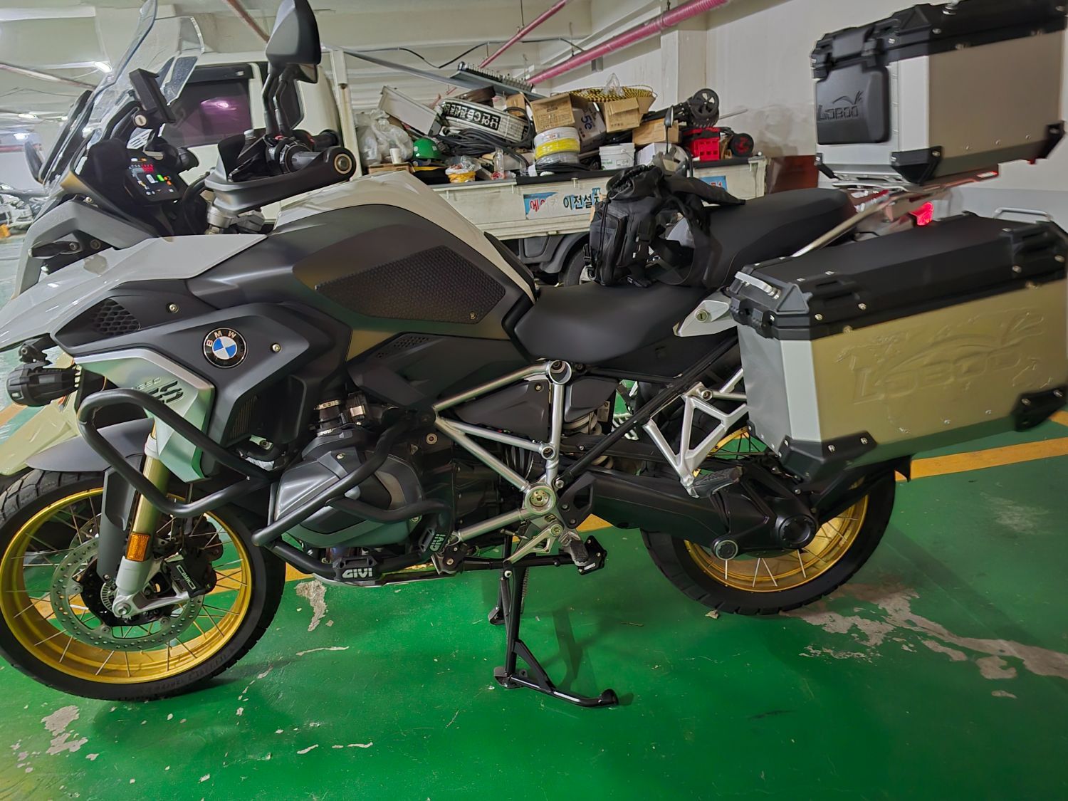 BMW R 1200 GS 2021 화이트 사진 3