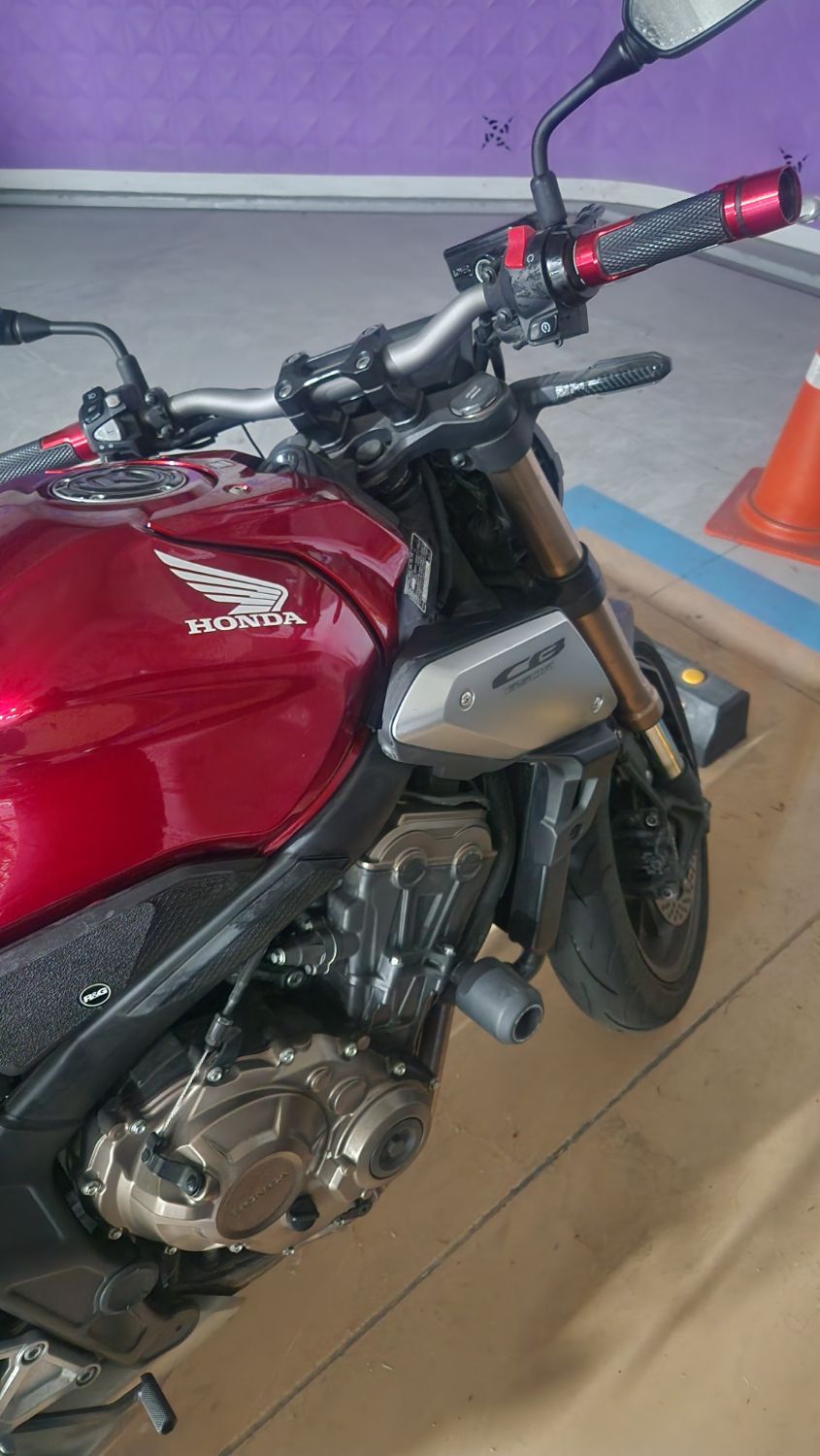 혼다 CB 650 R thumb 2