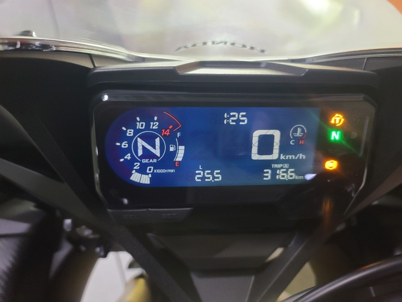 혼다 CBR 650 R 2022 버건디 사진 1