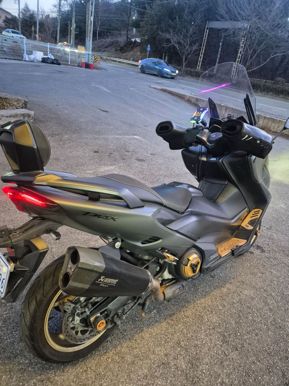 야마하 TMAX 560 more