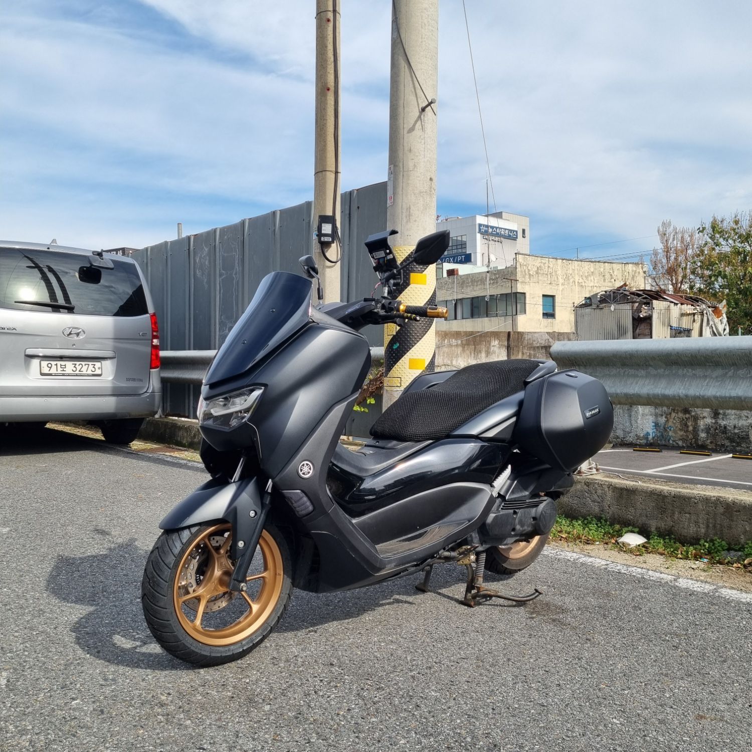 야마하 NMAX 125 more