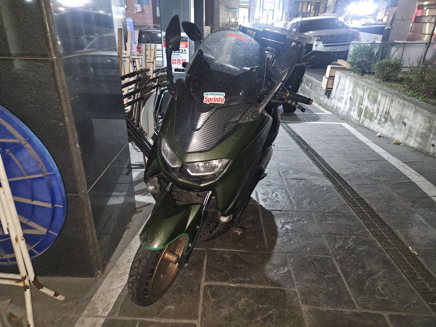 야마하 NMAX 125 thumb 2