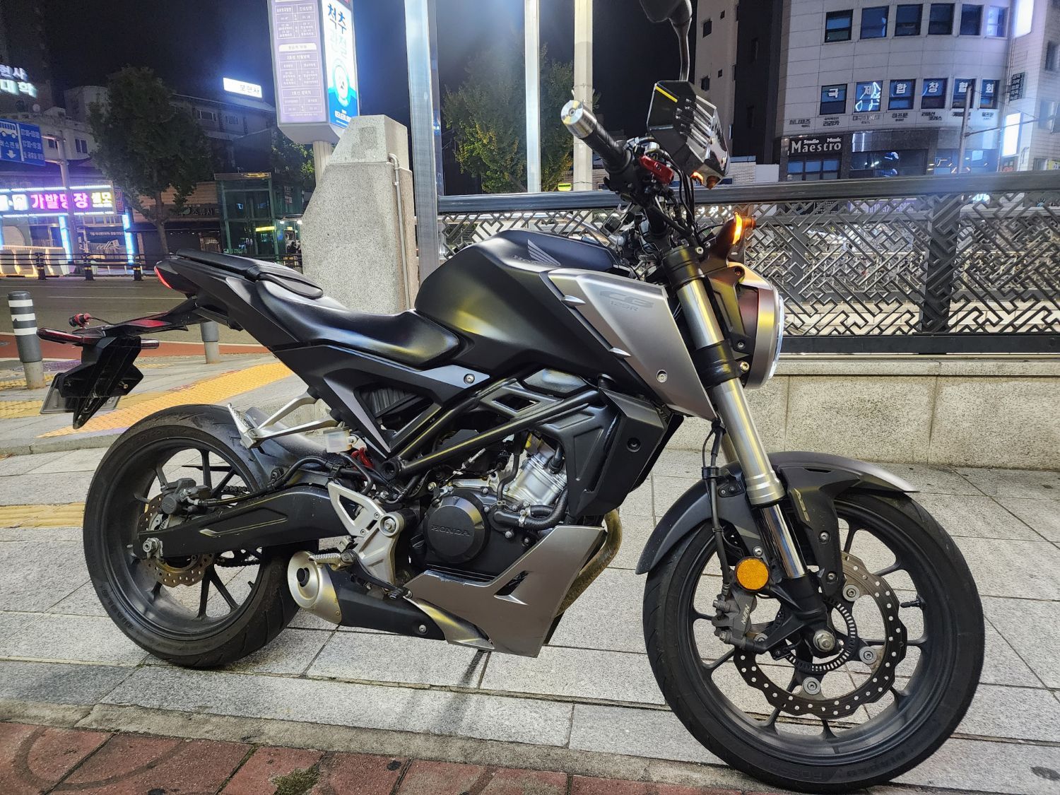 혼다 CB 125 R more