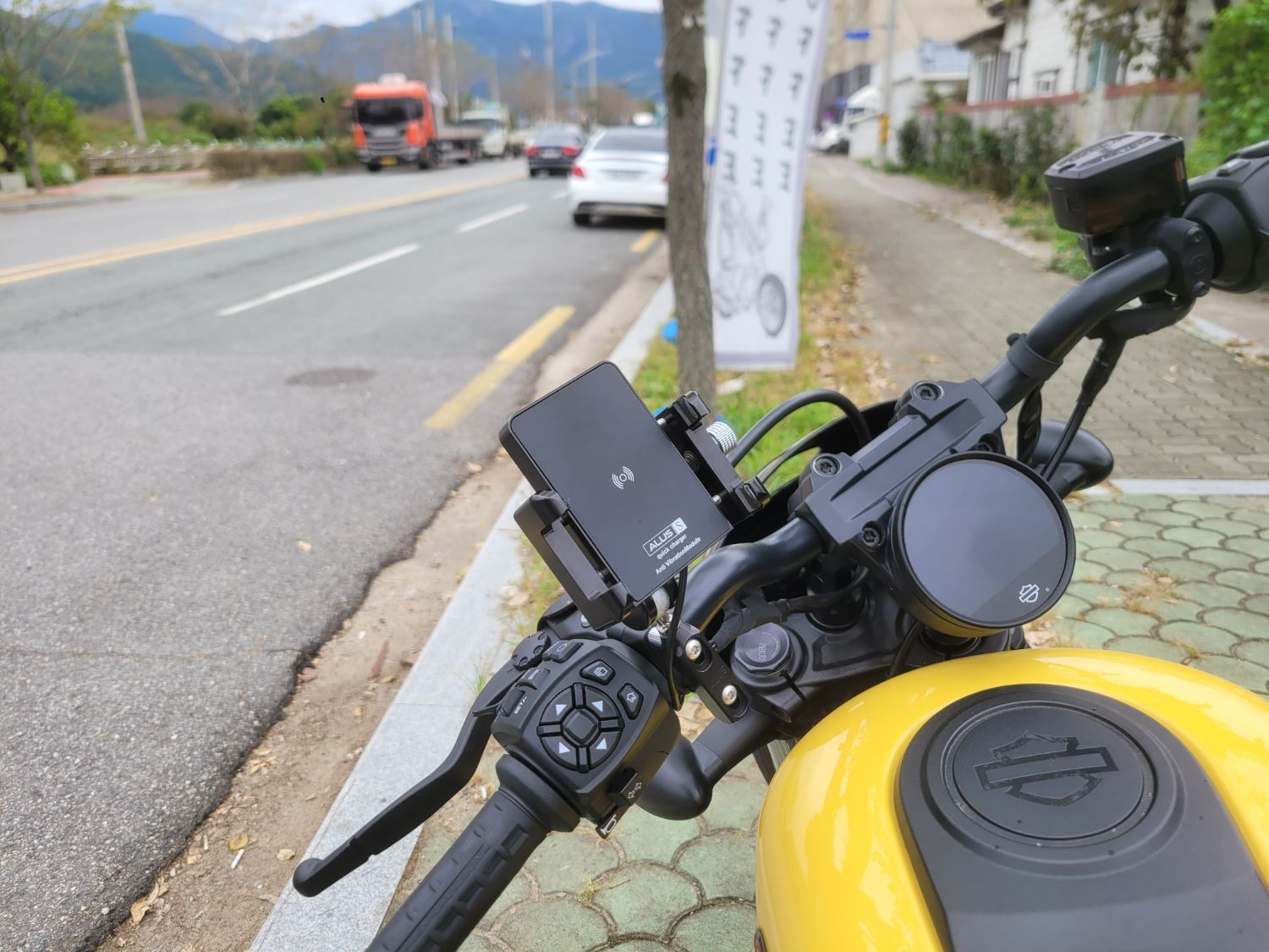 할리데이비슨 1200 나잇스터 thumb 2