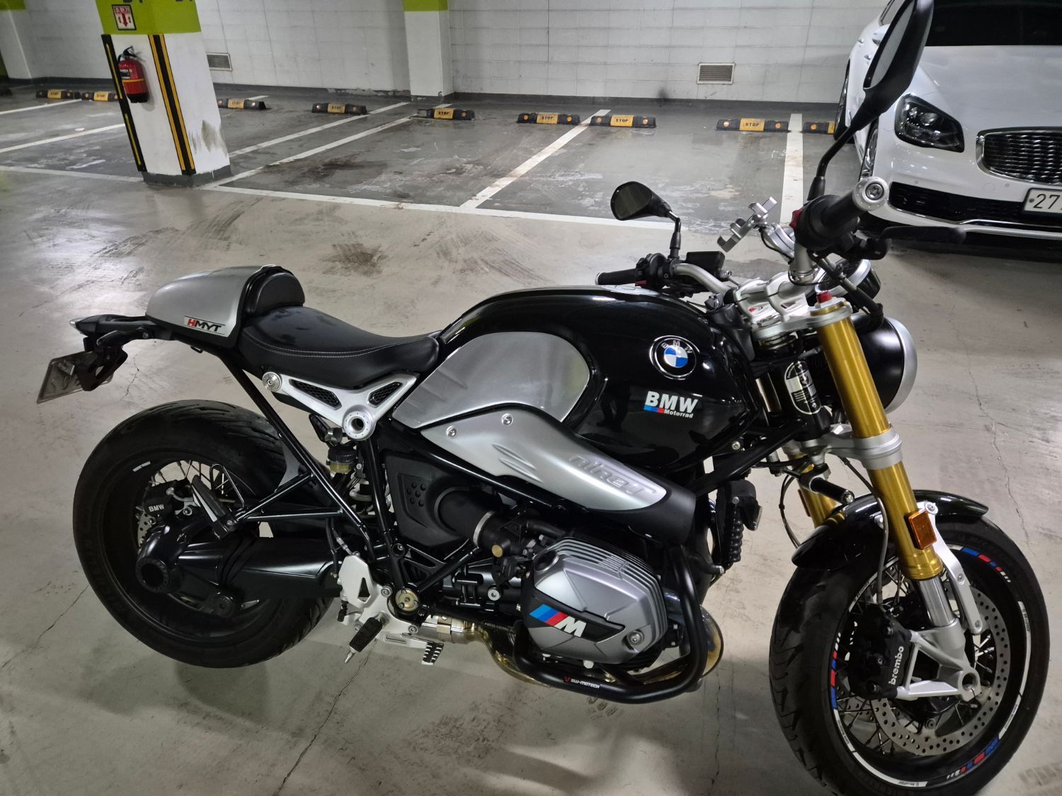 BMW R nine T 레이서 2021 블랙 사진 1