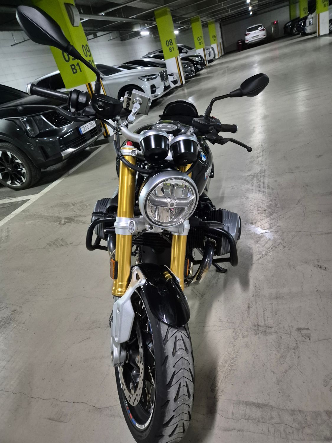 BMW R nine T 레이서 2021 블랙 사진 2