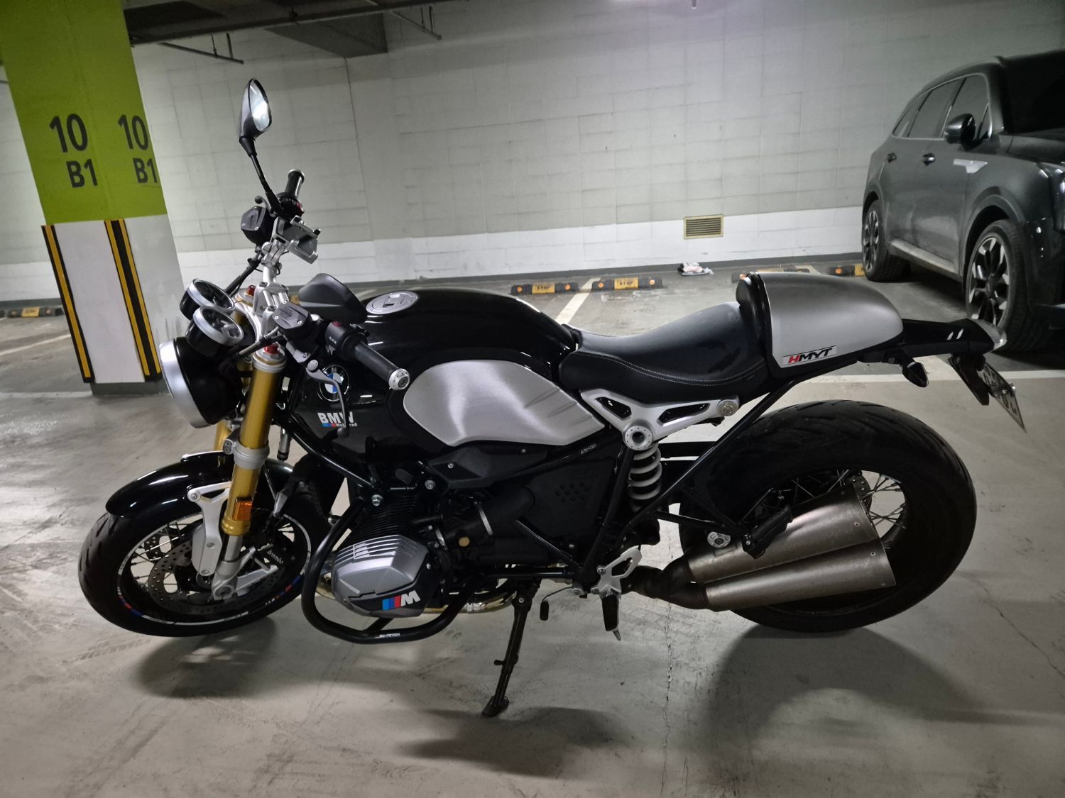 BMW R nine T 레이서 2021 블랙 사진 3