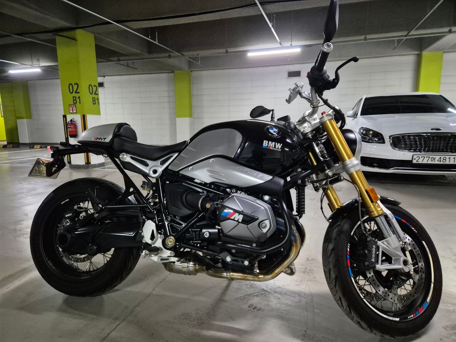 BMW R nine T 레이서 2021 블랙 사진 4