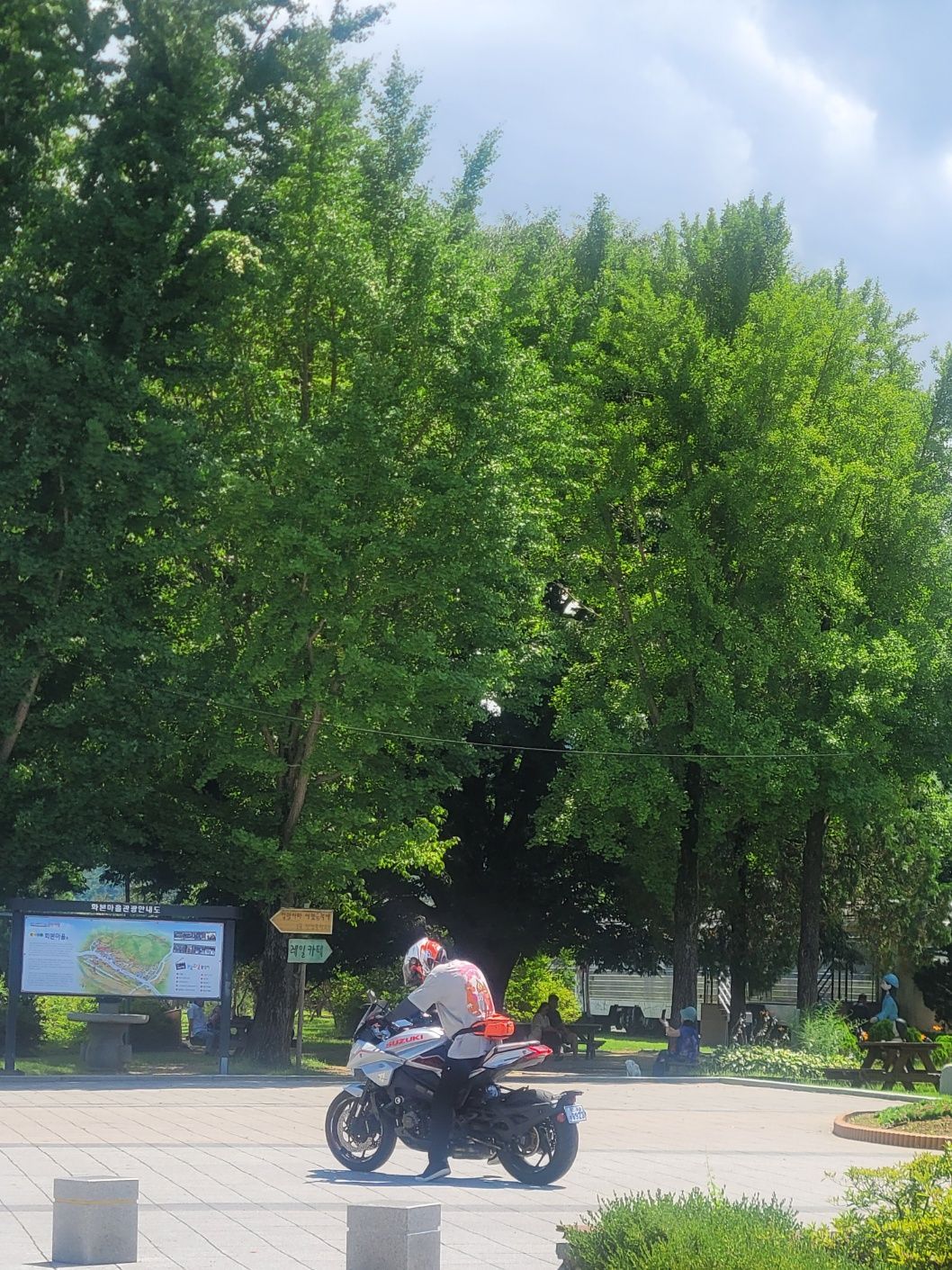 스즈키 카타나 1000 thumb 2