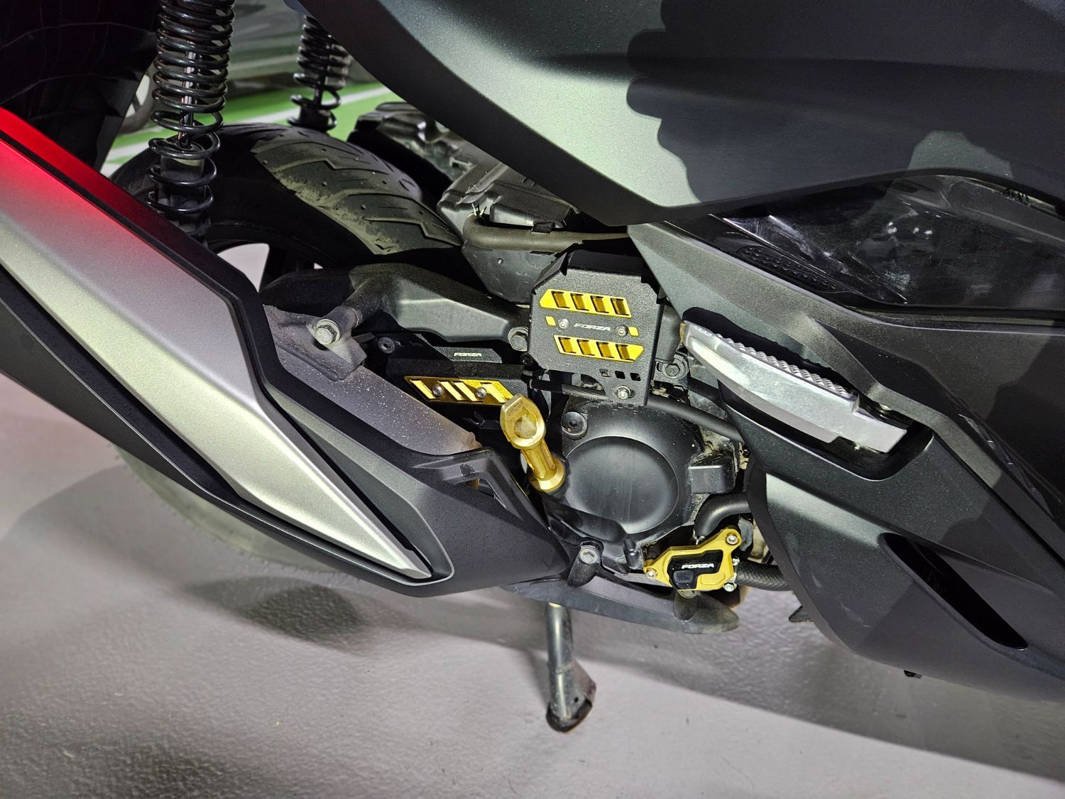 혼다 포르자 350 more