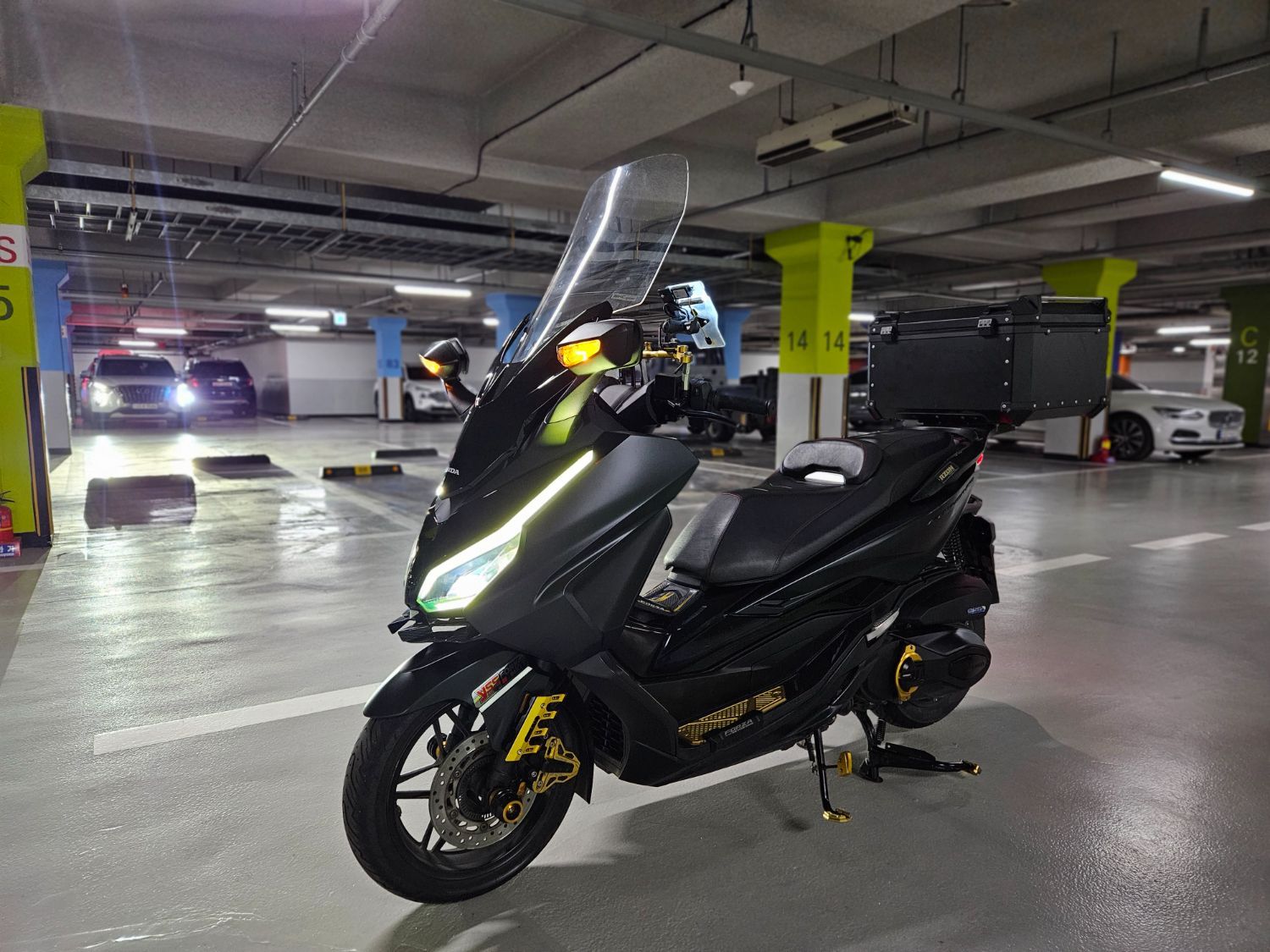 혼다 포르자 350 thumb 2