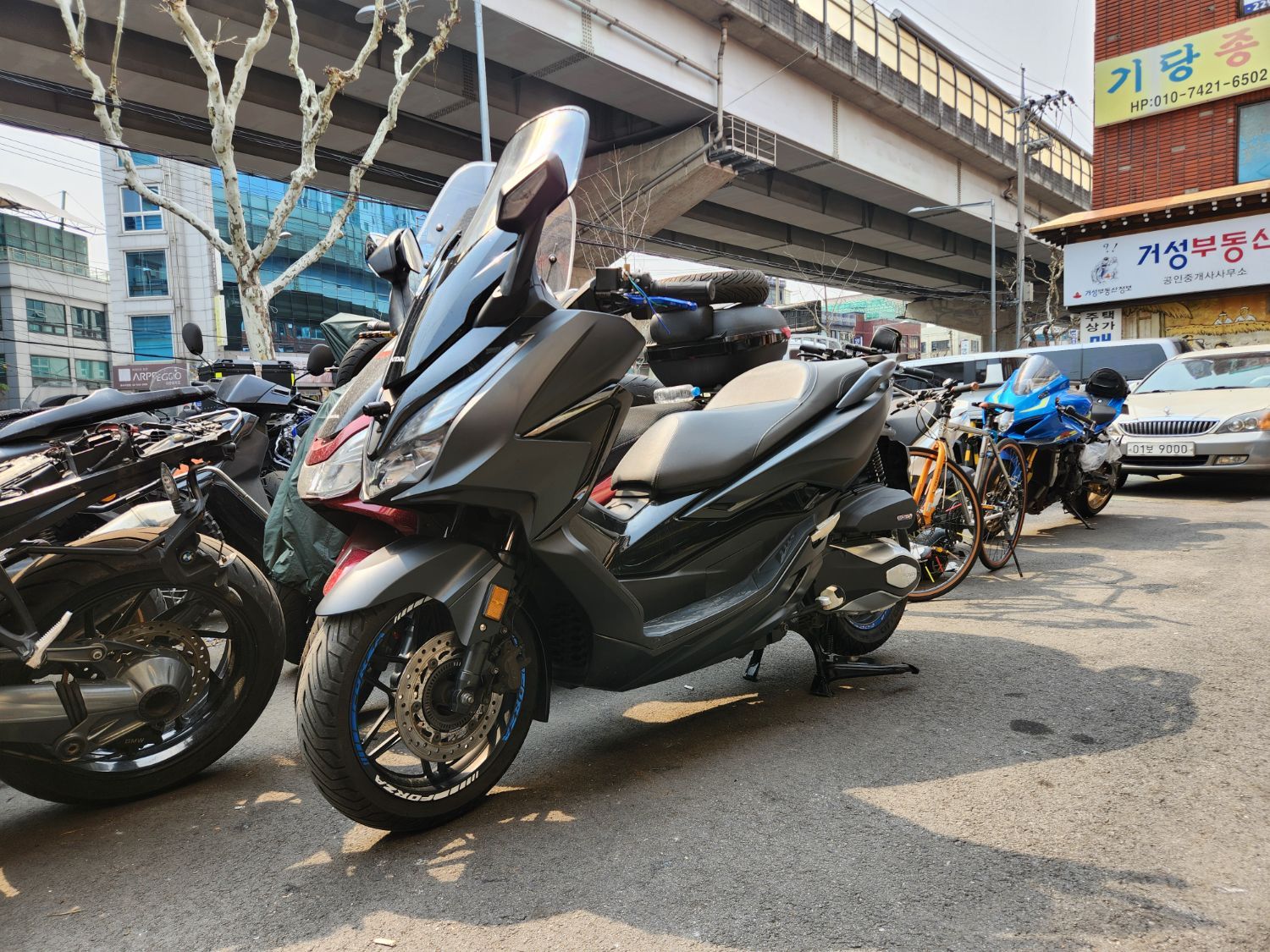 혼다 포르자 350 more