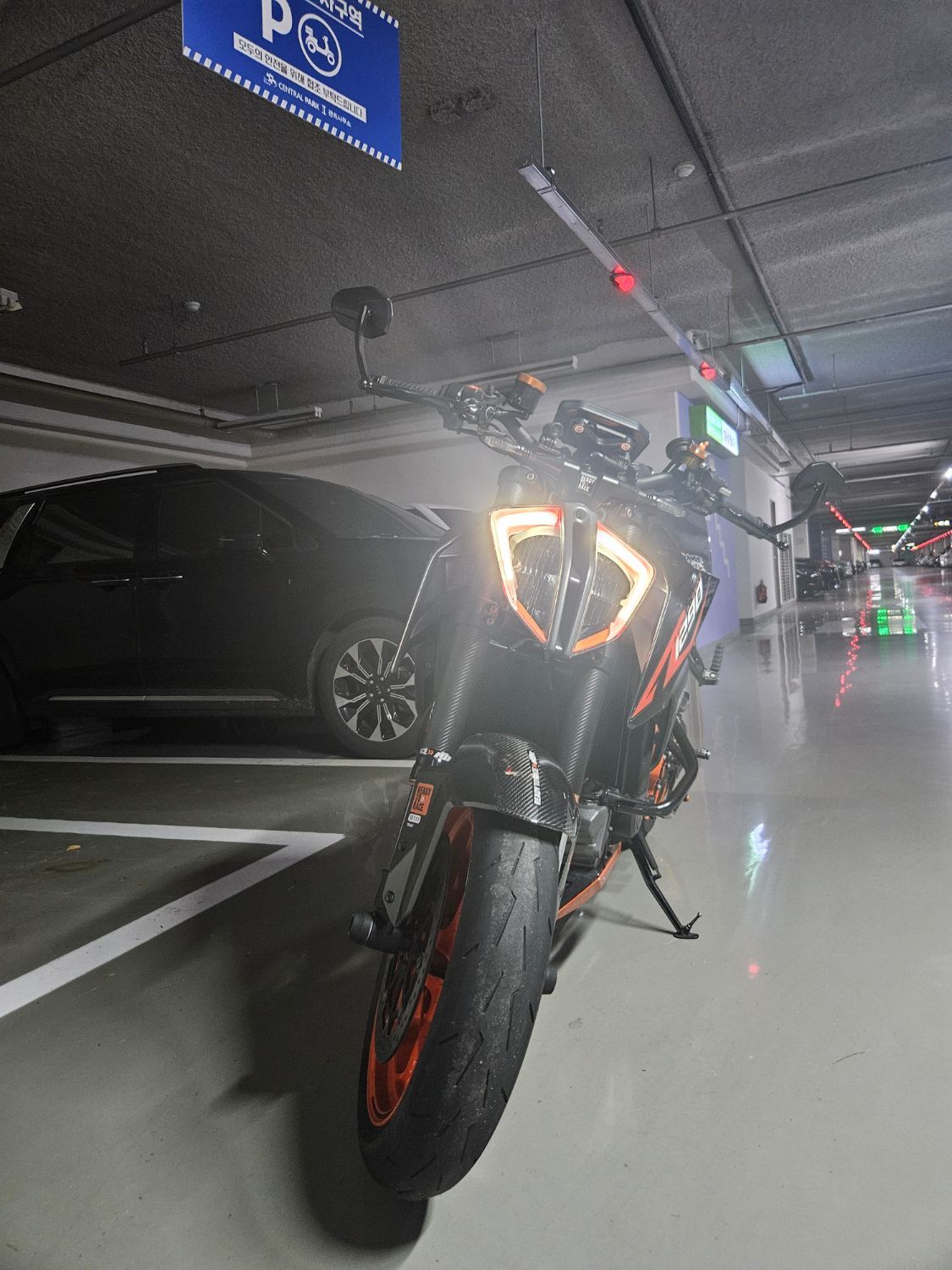 KTM 1290 슈퍼듀크 R EVO more