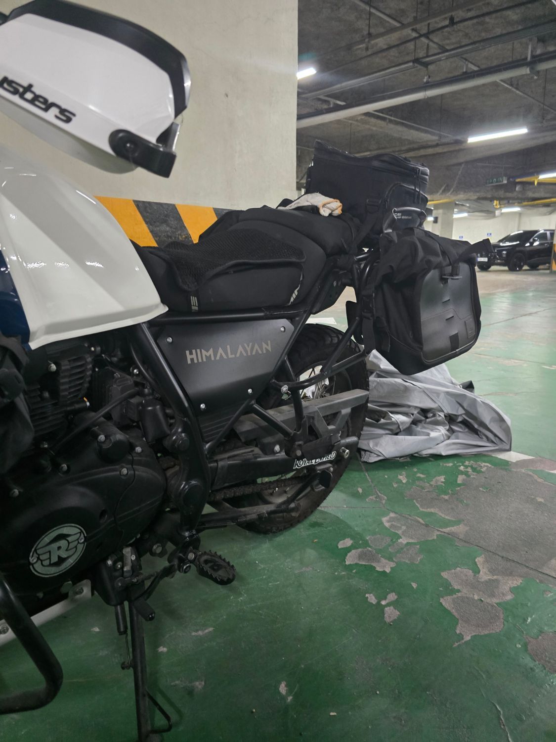 로얄엔필드 히말라얀 more