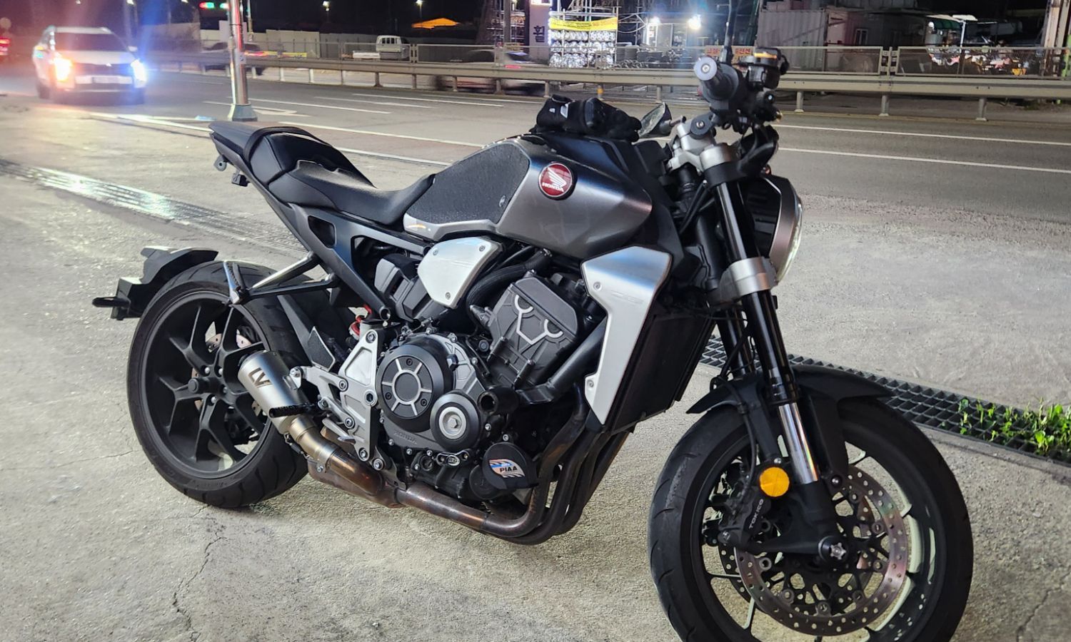 혼다 CB 1000 R 2019 실버 사진 2