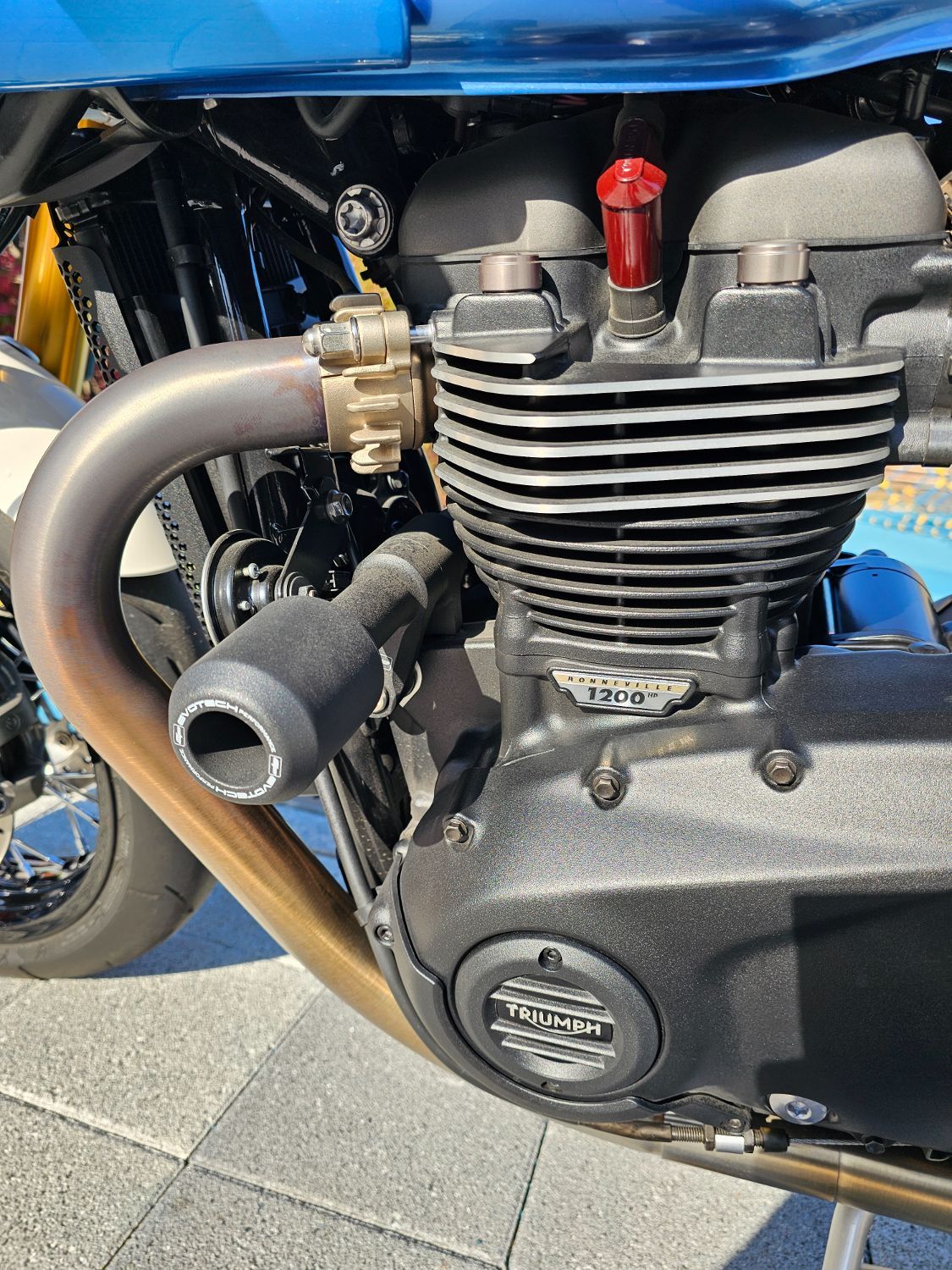 트라이엄프 트럭스턴 R thumb 2