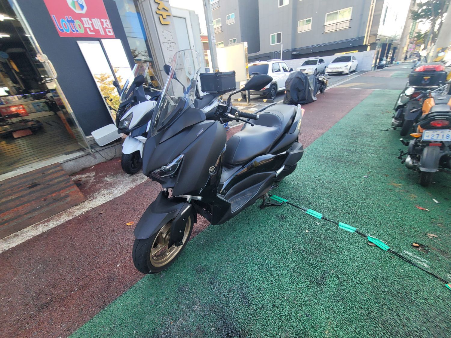 야마하 XMAX 300 ABS thumb 2