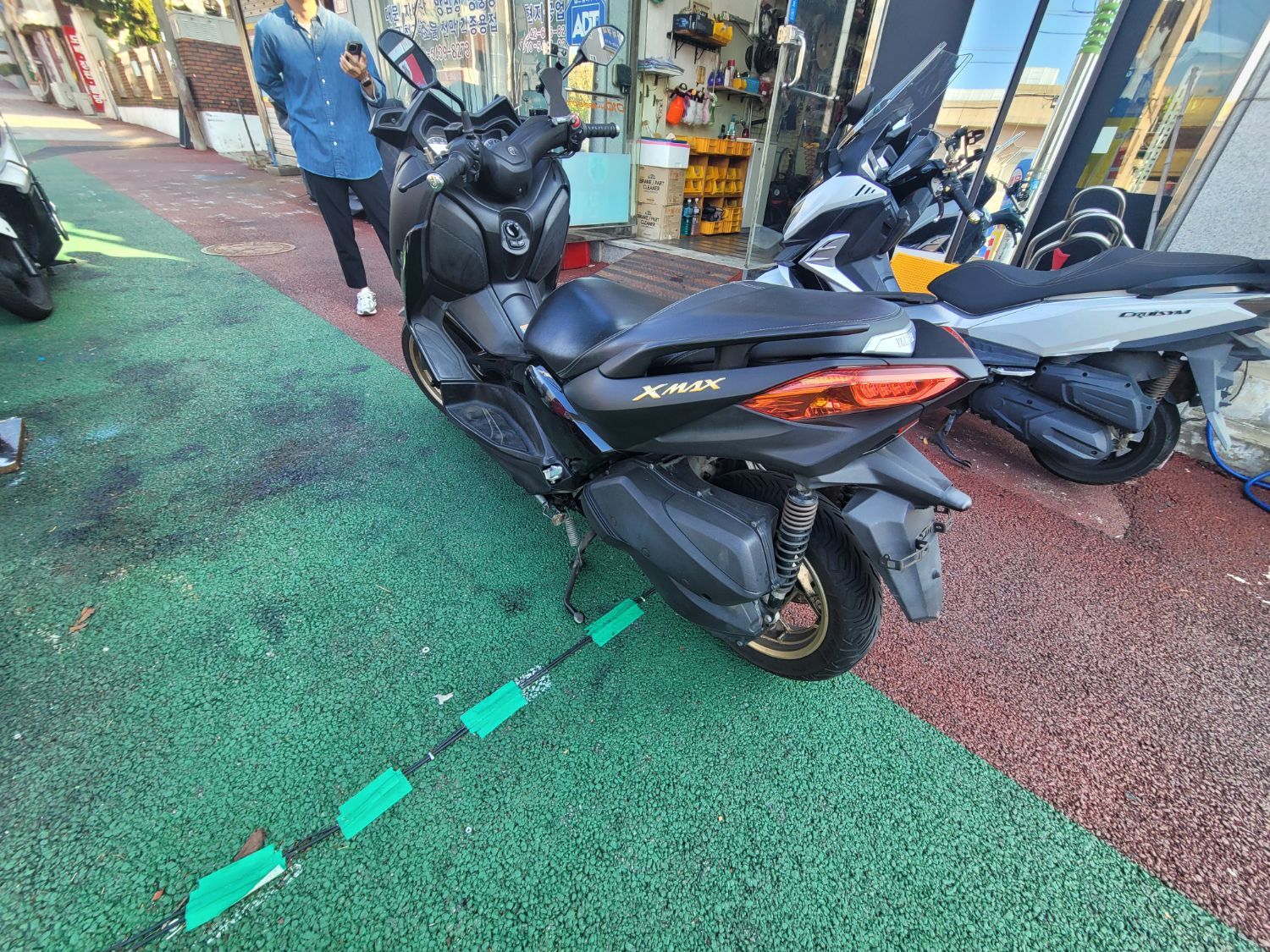 야마하 XMAX 300 ABS more