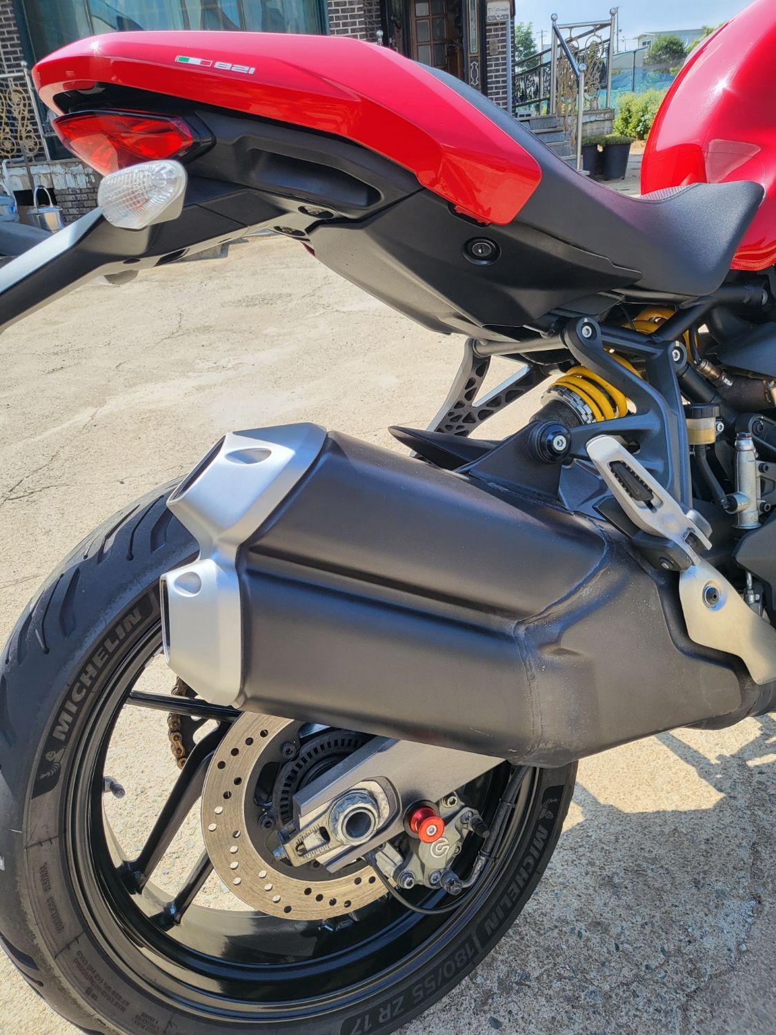 두카티 몬스터 821 thumb 2