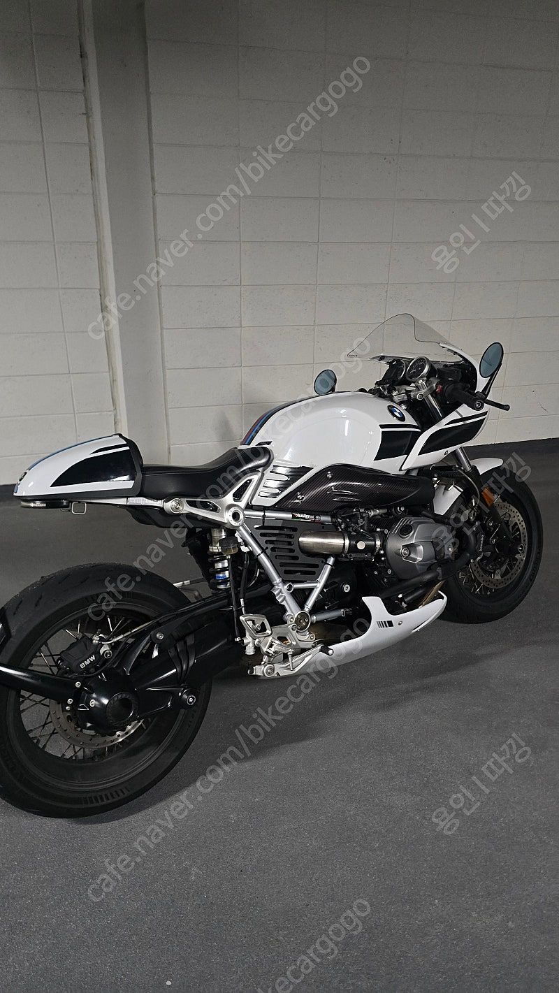 BMW R nine T 레이서 more