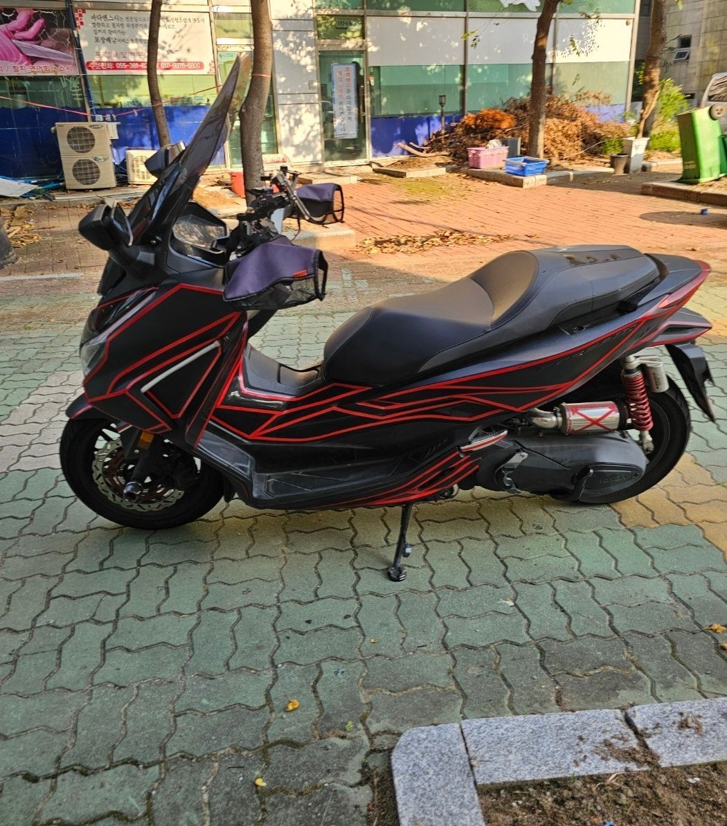 혼다 포르자 350 thumb 2